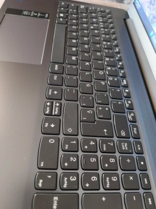 Lenovo IdeaPad Slim 3 15IRH8 16GB RAM Y 512 GB