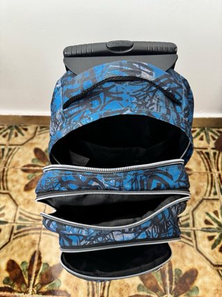Mochila escolar con ruedas graffiti marca totto