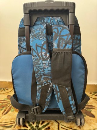 Mochila escolar con ruedas graffiti marca totto