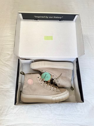 Nuavas zapatillas altas para mujer Victoria T.39