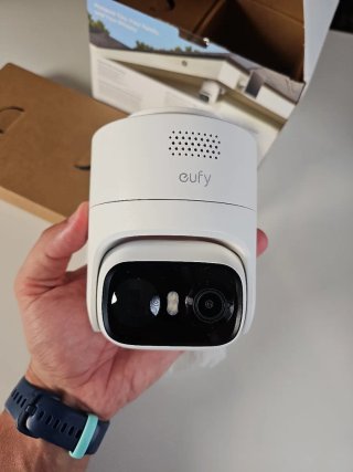 Eufycam C37 con Panel Solar