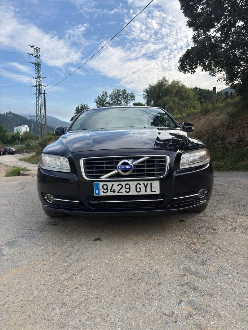 Volvo S80 2010 - foto 1