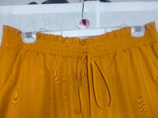 Pantalón ancho mujer talla XXL. COLOR MOSTAZA