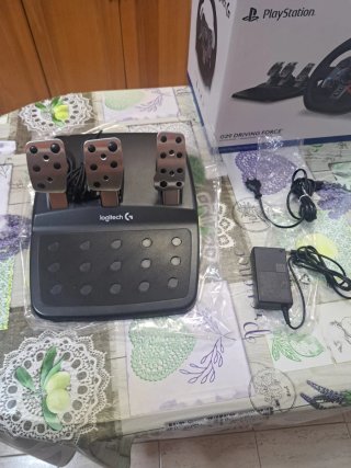 Volante Logitech G29 para PS5, PS4 y PC