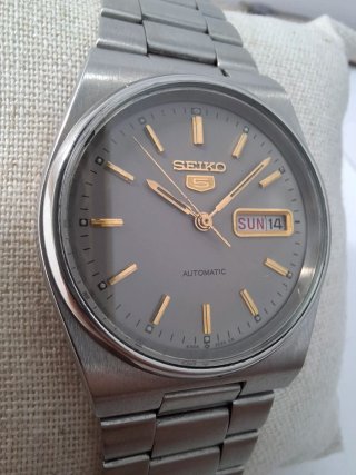 Reloj Seiko 5 Automático Vintage Gris