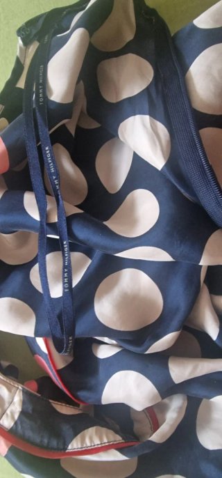 Blusa de seda Tommy Hilfiger lunares az