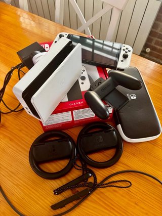 Nintendo Switch OLED + Accesorios
