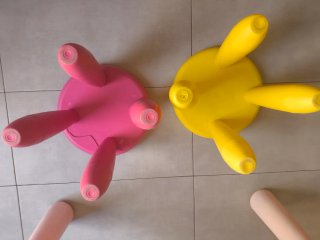Mesa y 2 taburetes infantiles Ikea mammut