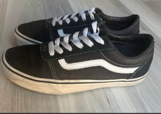 Vans Talla 37 Negras y Blancas