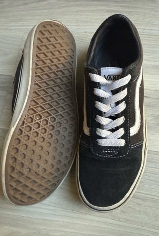 Vans Talla 37 Negras y Blancas