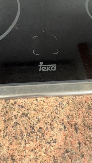 Cocina vitrocerámica Teka con horno