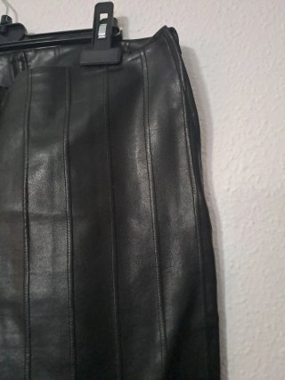 Pantalón polipiel negro