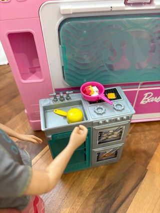 Autocaravana Barbie + Accesorios