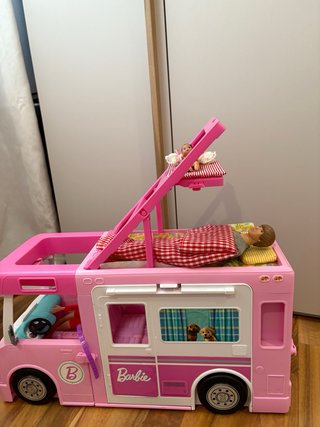 Autocaravana Barbie + Accesorios