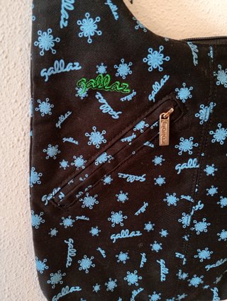 Bolso bandolera Gallaz negro y azul