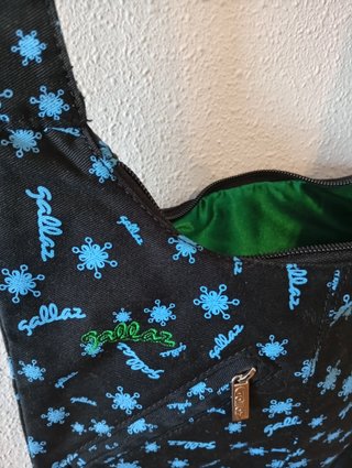 Bolso bandolera Gallaz negro y azul