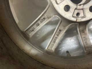 Llantas BMW 17" con neumáticos. Solo recogida.