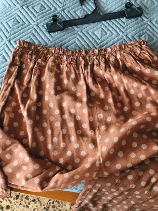 Pantalón de mujer con lunares