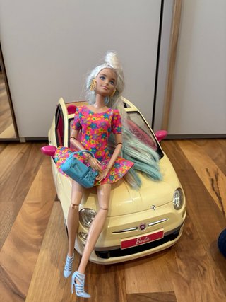 Coche Barbie Fiat 500 + Muñeca