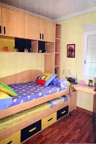 Dormitorio juvenil aglomerado alta densidad