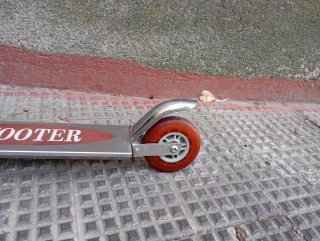 Patinete Scooter plegable clásico – Ruedas rojas