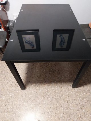 Mesa de comedor negra con 4 sillas