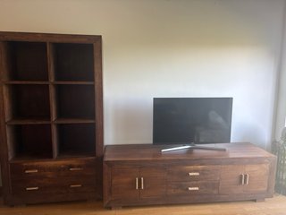 Mueble TV y Estantería madera maciza
