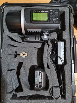 Flash Godox AD600BM con Accesorios