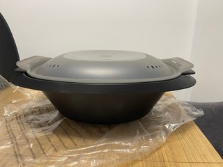Robot de cocina Cecotec Mambo con accesorios.
