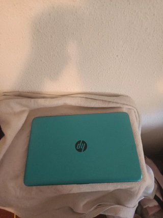 Portátil HP i5 seminuevo gráfica 6 GB-8 RAM -ofice