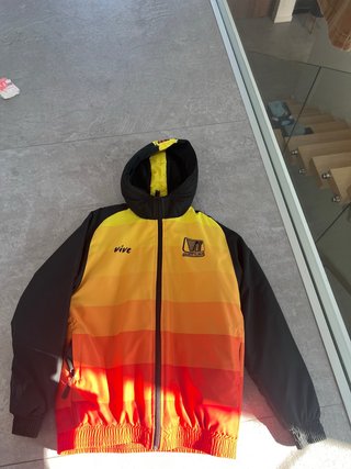 Chaqueta deportiva VIVE degradado