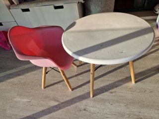 Mesa y silla infantil rosa