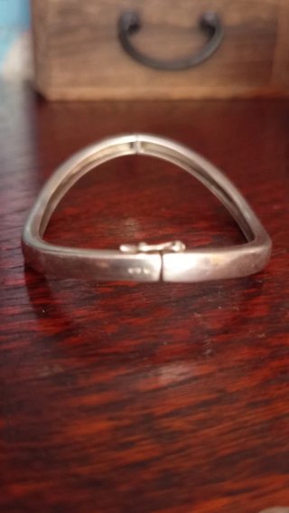Pulsera rígida de plata
