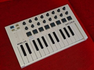 Arturia Minilab MKII - Teclado Controlador MIDI