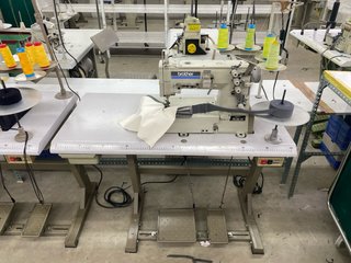 Máquina de coser Recubridora