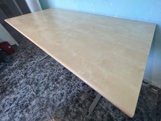 Scrivania in legno e metallo