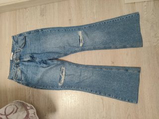Pantalones vaqueros desgastados