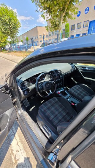 Volkswagen Golf GTI VII TSI 2.0 2014