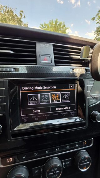 Volkswagen Golf GTI VII TSI 2.0 2014