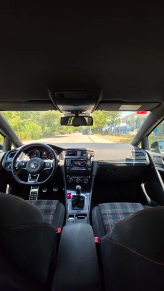 Volkswagen Golf GTI VII TSI 2.0 2014