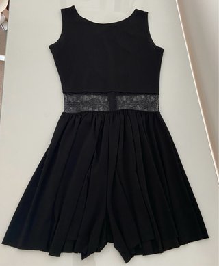 Mono negro con encaje