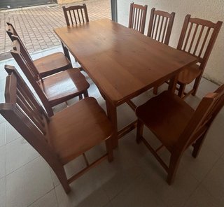 Mesa comedor y 8 sillas madera rústica