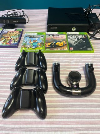 Xbox 360 Slim + Controles