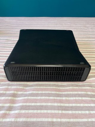 Xbox 360 Slim + Controles