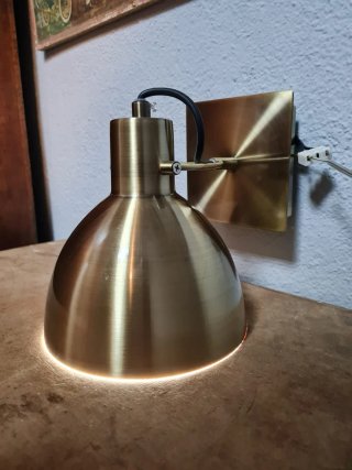 Aplique diseño industrial dorado
