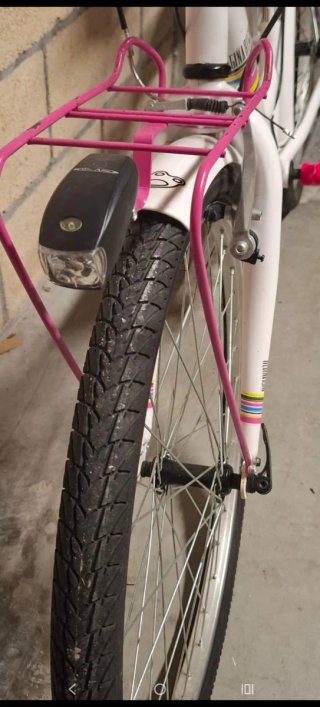 Bicicleta infantil blanca