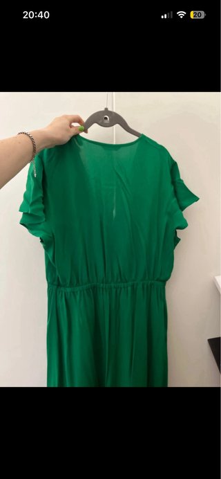 Abito verde con spacco
