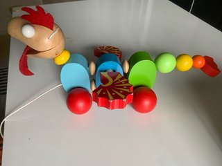 Dragón de madera para arrastrar