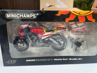 Minichamps Ducati desmosedici Valentino Rossi 1/12