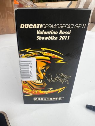 Minichamps Ducati desmosedici Valentino Rossi 1/12